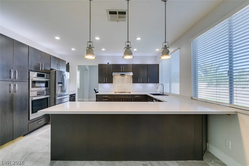 2000 Cedarcrest, Las Vegas, NV 89134
