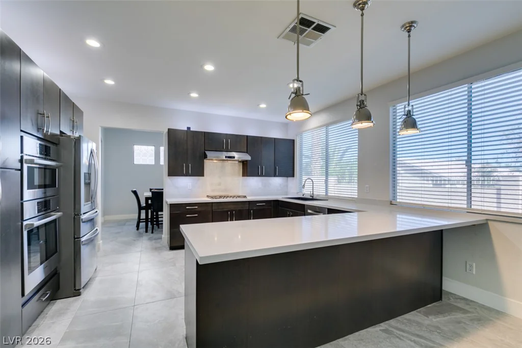 2000 Cedarcrest, Las Vegas, NV 89134
