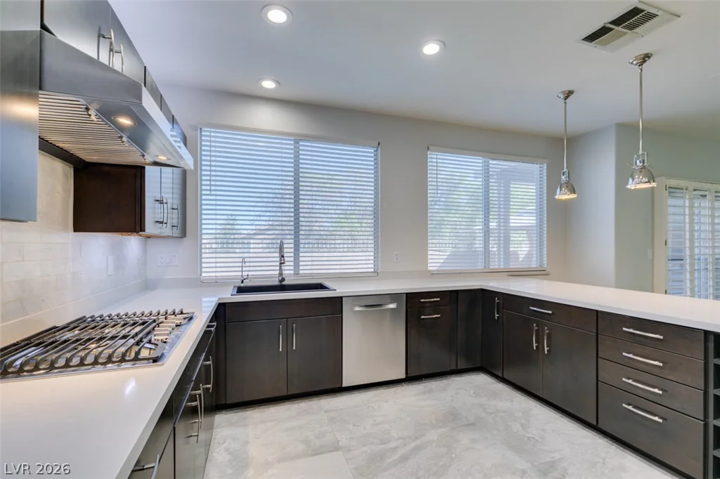 2000 Cedarcrest, Las Vegas, NV 89134