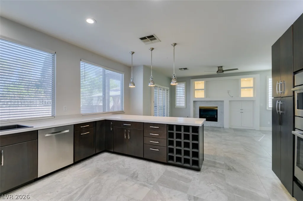 2000 Cedarcrest, Las Vegas, NV 89134