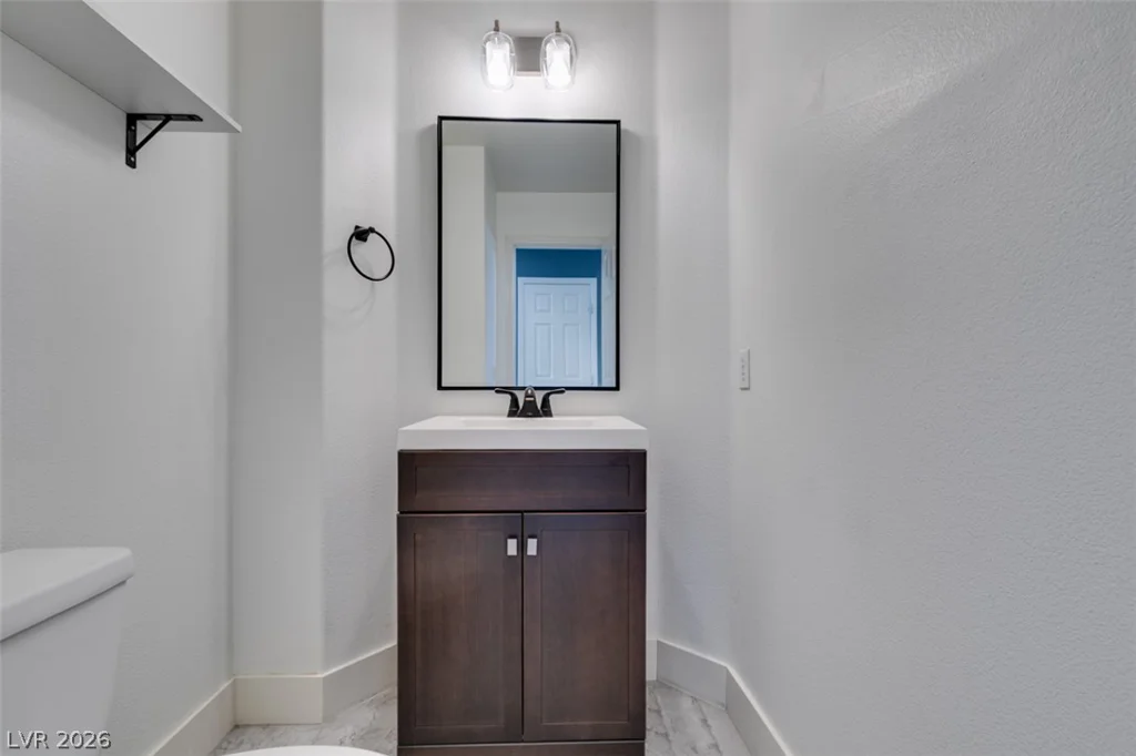 2000 Cedarcrest, Las Vegas, NV 89134