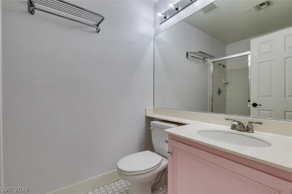 2000 Cedarcrest, Las Vegas, NV 89134