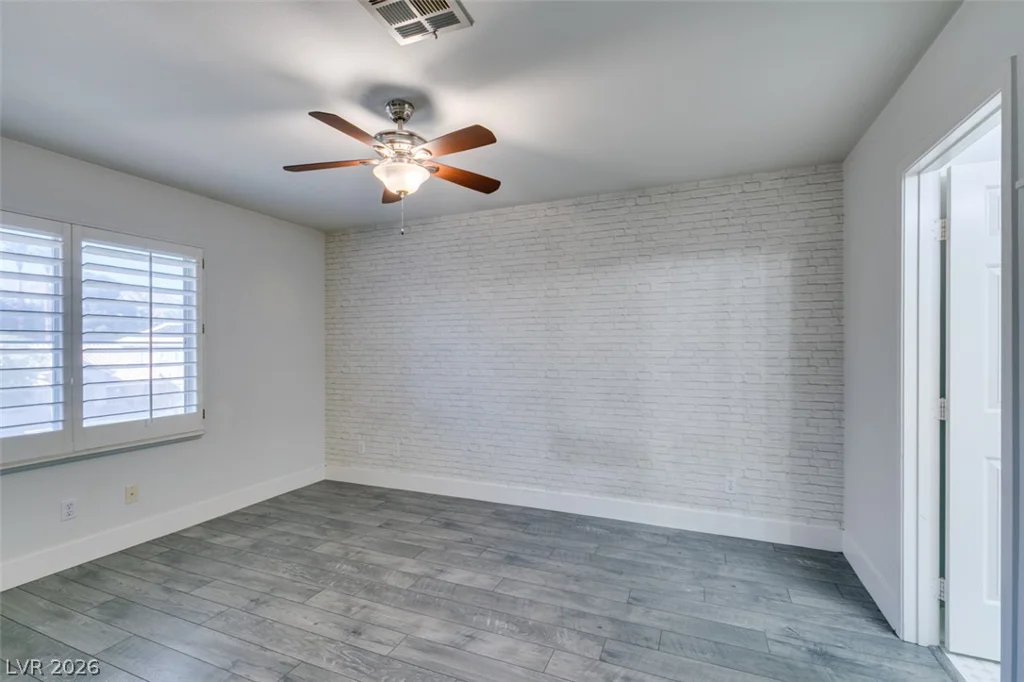 2000 Cedarcrest, Las Vegas, NV 89134