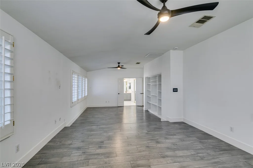 2000 Cedarcrest, Las Vegas, NV 89134