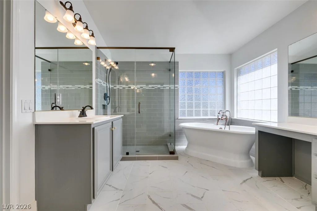 2000 Cedarcrest, Las Vegas, NV 89134
