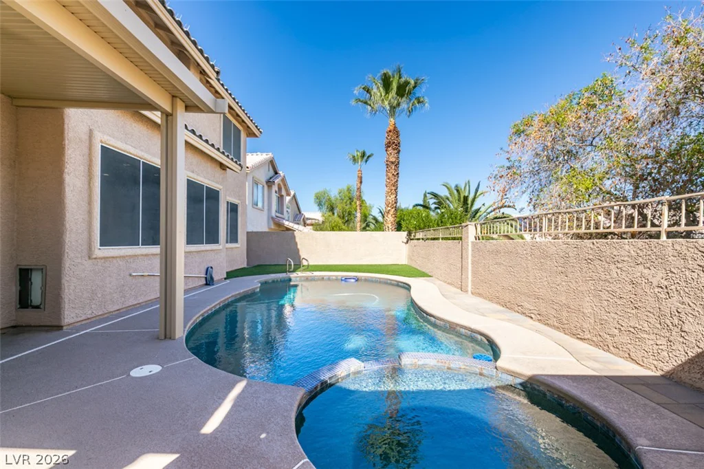 2000 Cedarcrest, Las Vegas, NV 89134