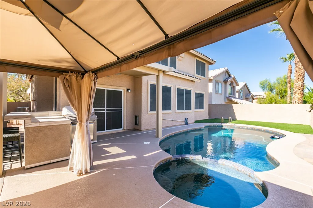 2000 Cedarcrest, Las Vegas, NV 89134