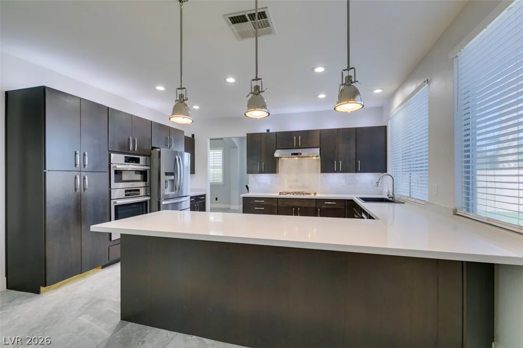 2000 Cedarcrest, Las Vegas, NV 89134