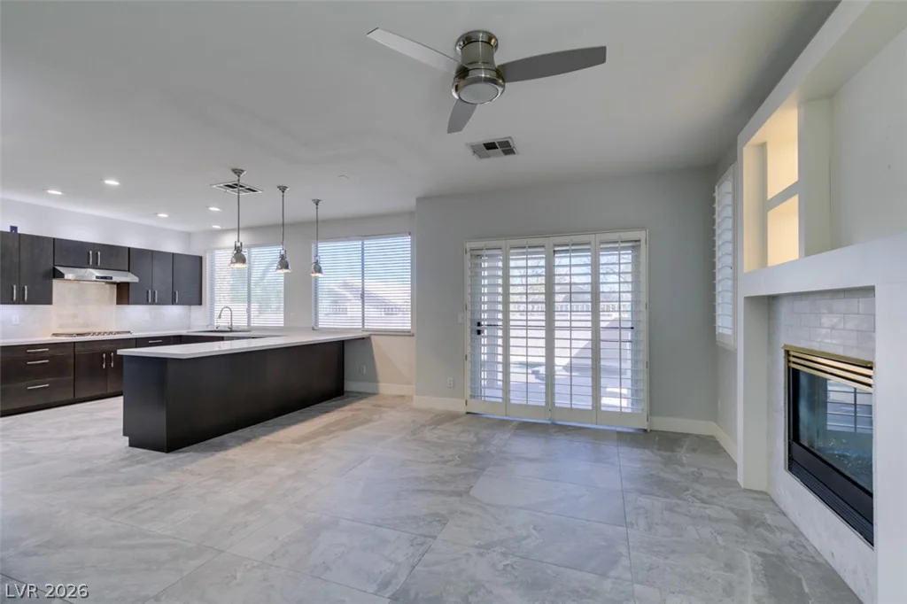 2000 Cedarcrest, Las Vegas, NV 89134