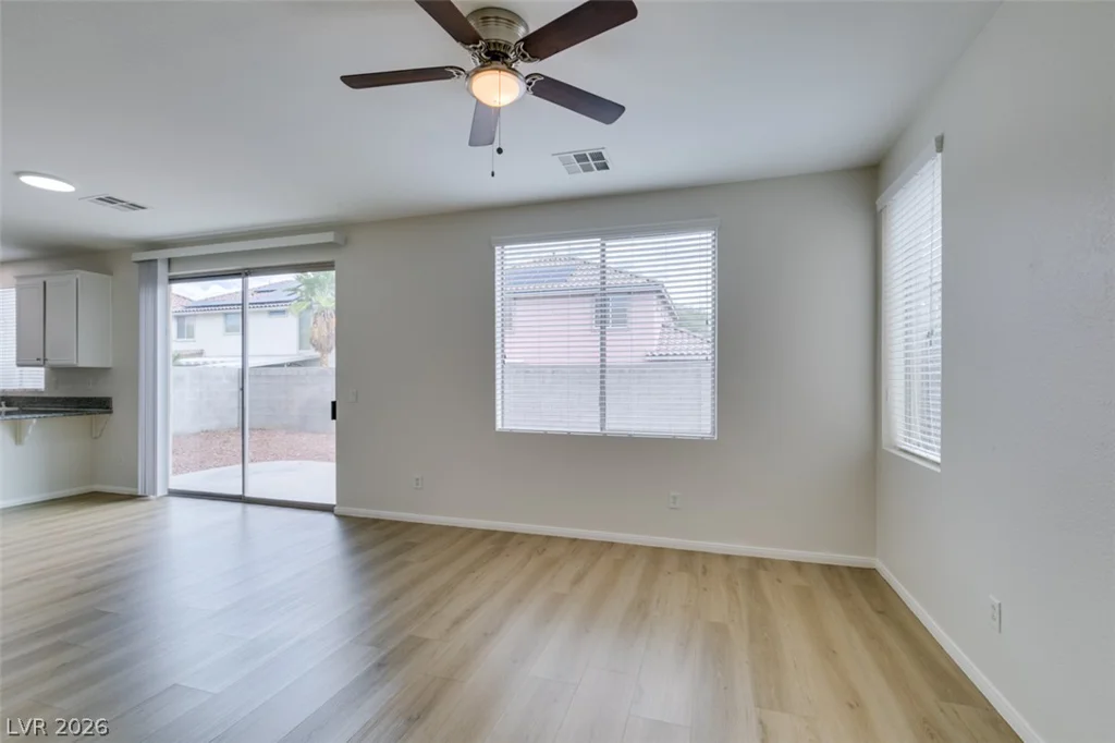 5512 Grand Rapids, North Las Vegas, NV 89031