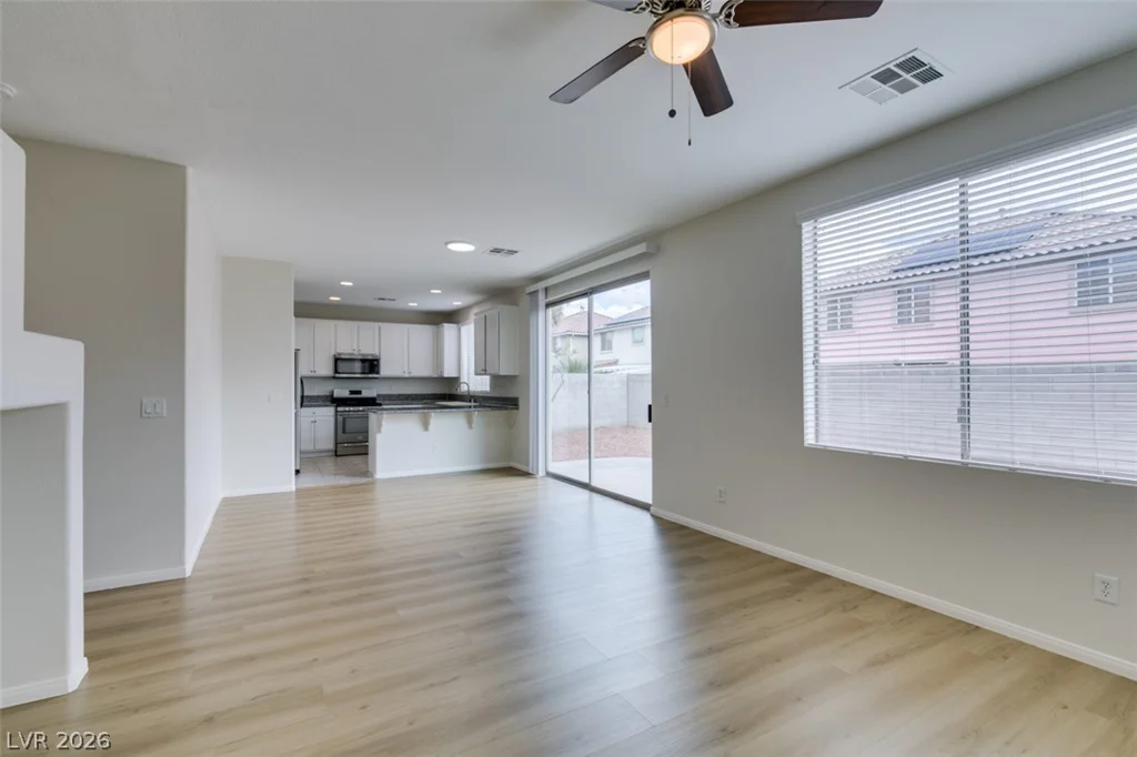 5512 Grand Rapids, North Las Vegas, NV 89031