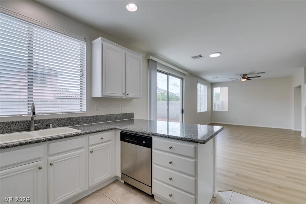 5512 Grand Rapids, North Las Vegas, NV 89031