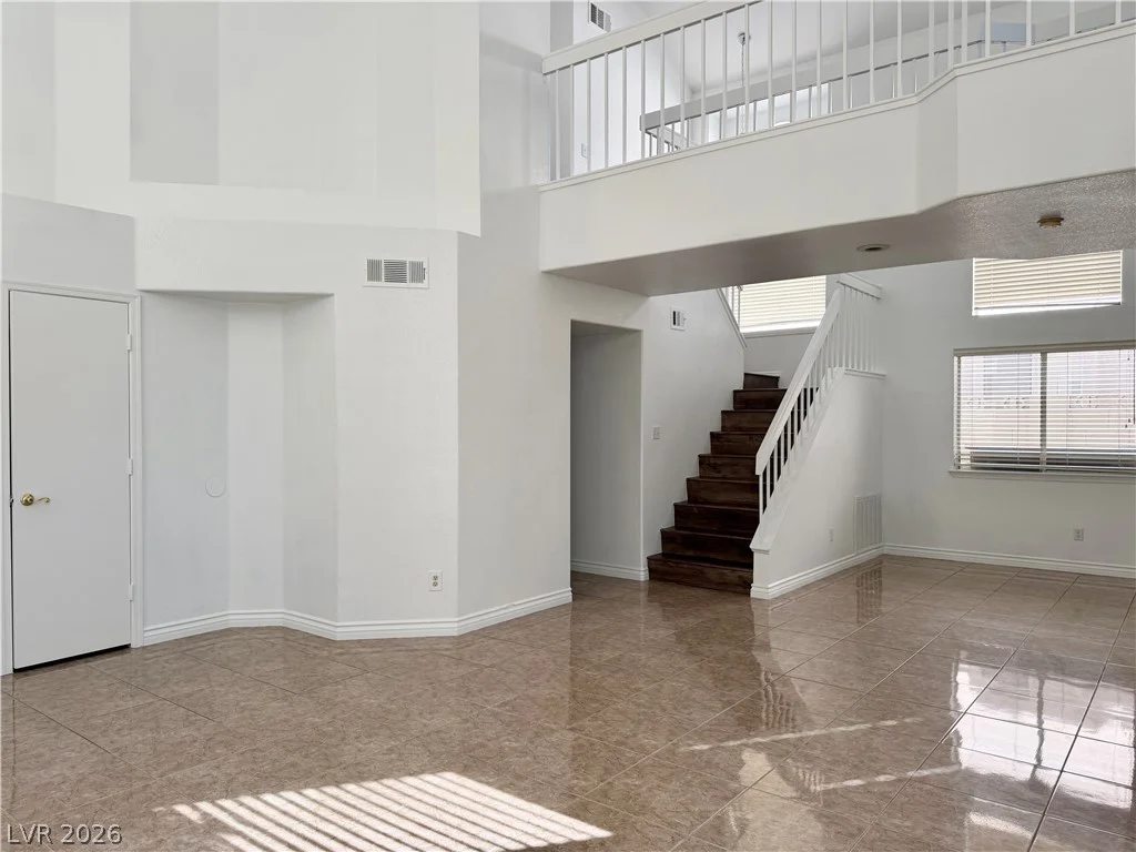 9232 Sun Rose, Las Vegas, NV 89134