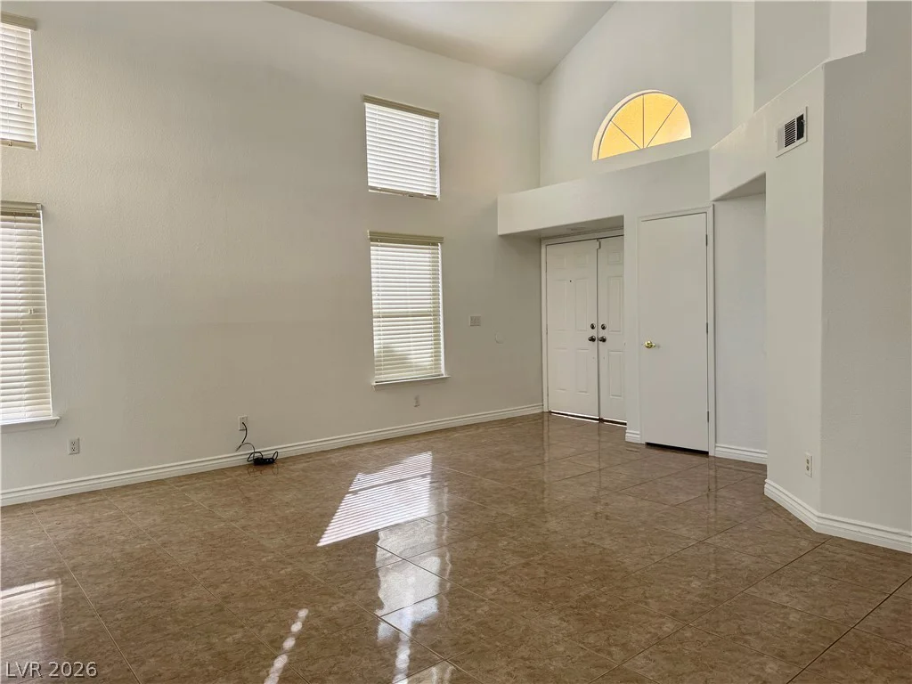 9232 Sun Rose, Las Vegas, NV 89134