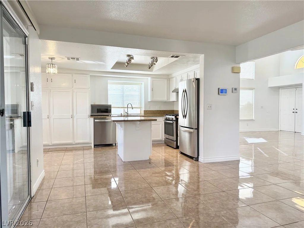 9232 Sun Rose, Las Vegas, NV 89134