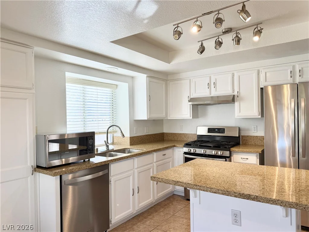 9232 Sun Rose, Las Vegas, NV 89134
