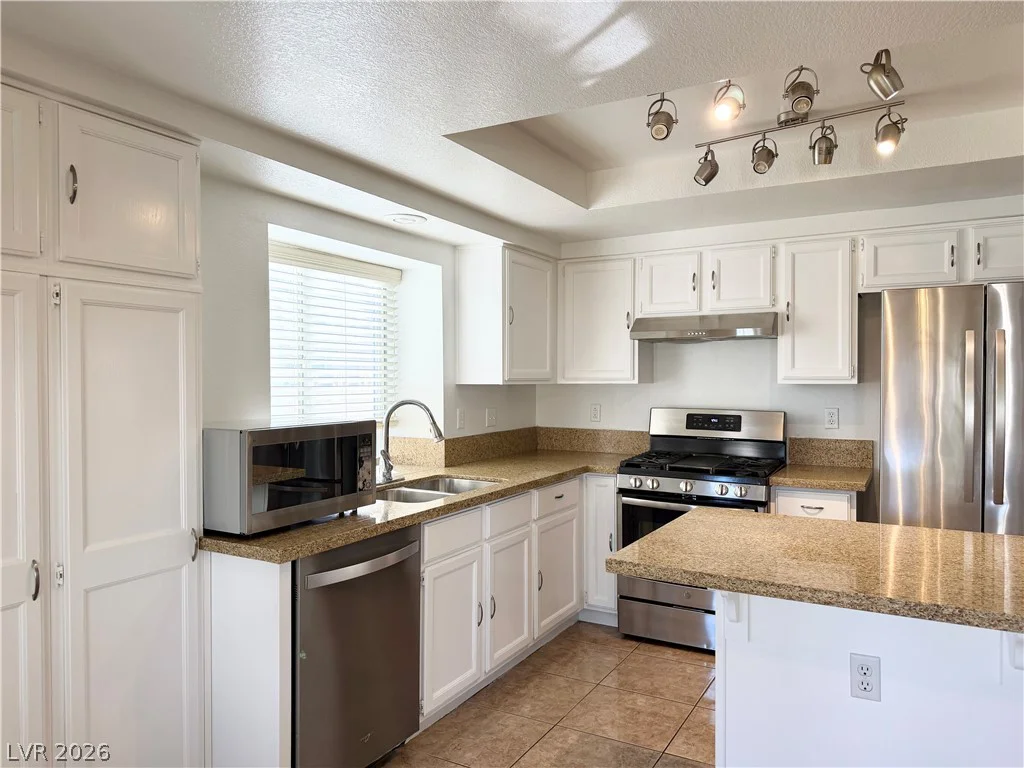 9232 Sun Rose, Las Vegas, NV 89134