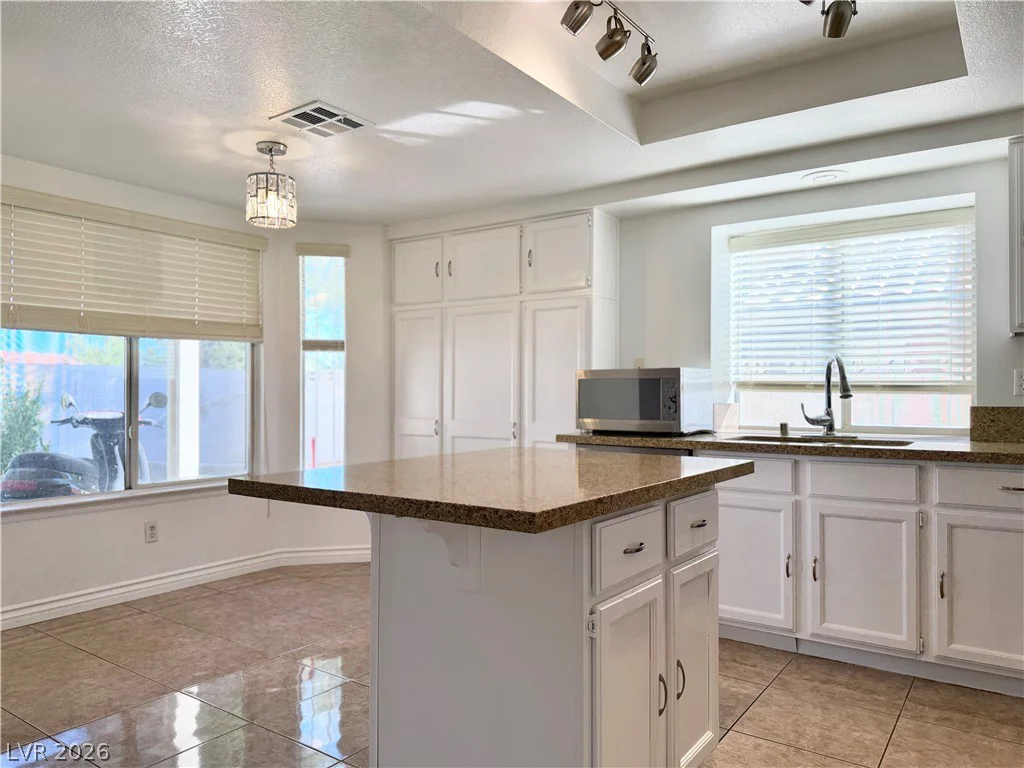 9232 Sun Rose, Las Vegas, NV 89134
