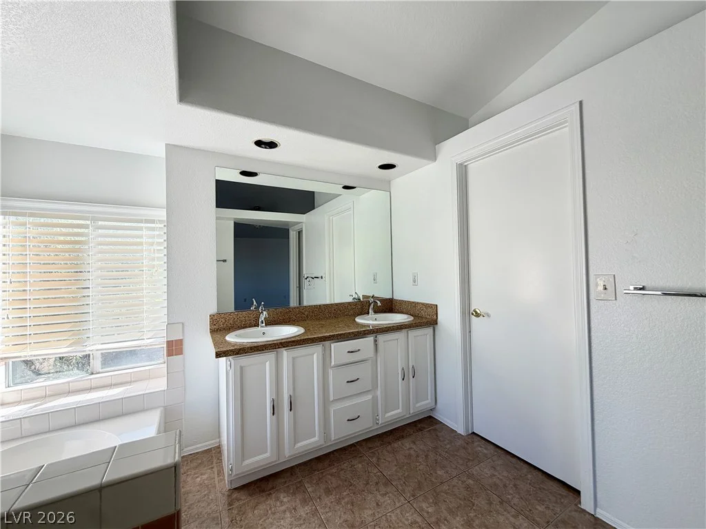 9232 Sun Rose, Las Vegas, NV 89134