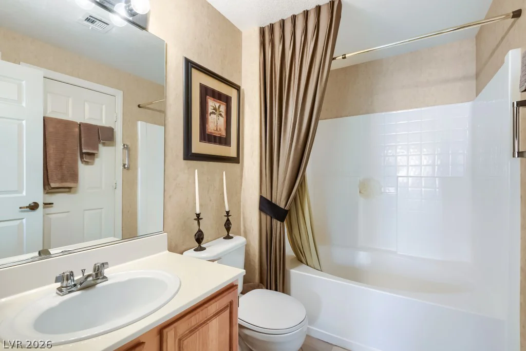 5855 Valley, North Las Vegas, NV 89031