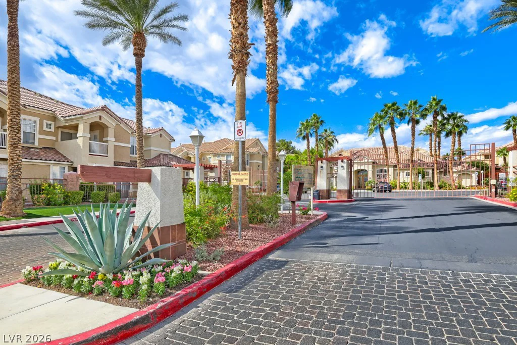 5855 Valley, North Las Vegas, NV 89031