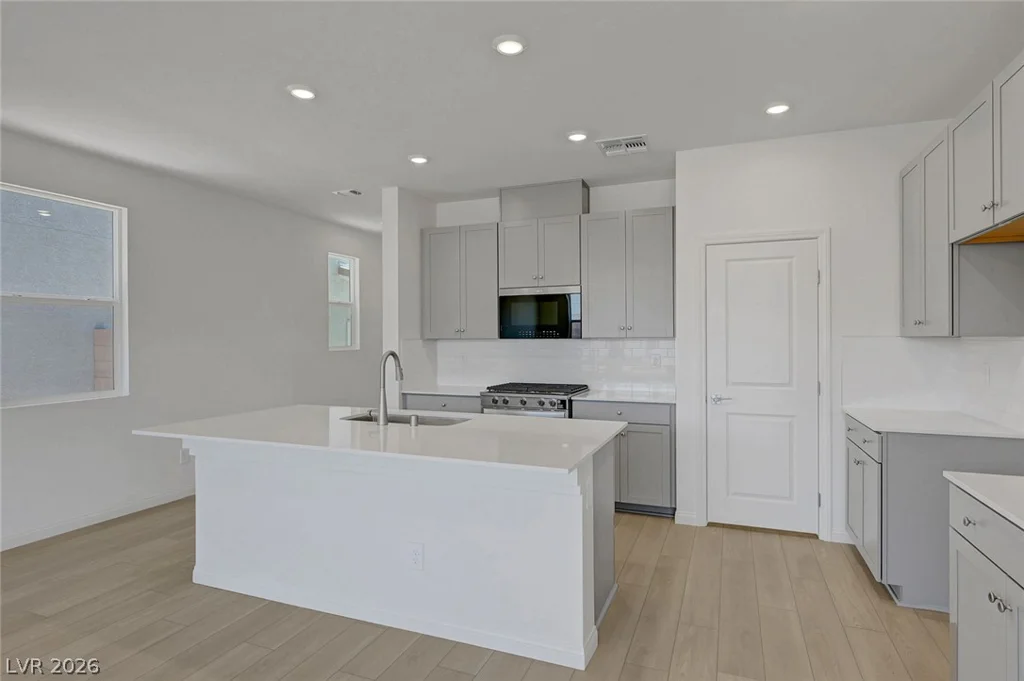 7086 Parkallen, Las Vegas, NV 89113