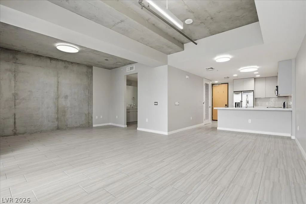 353 Bonneville, Las Vegas, NV 89101