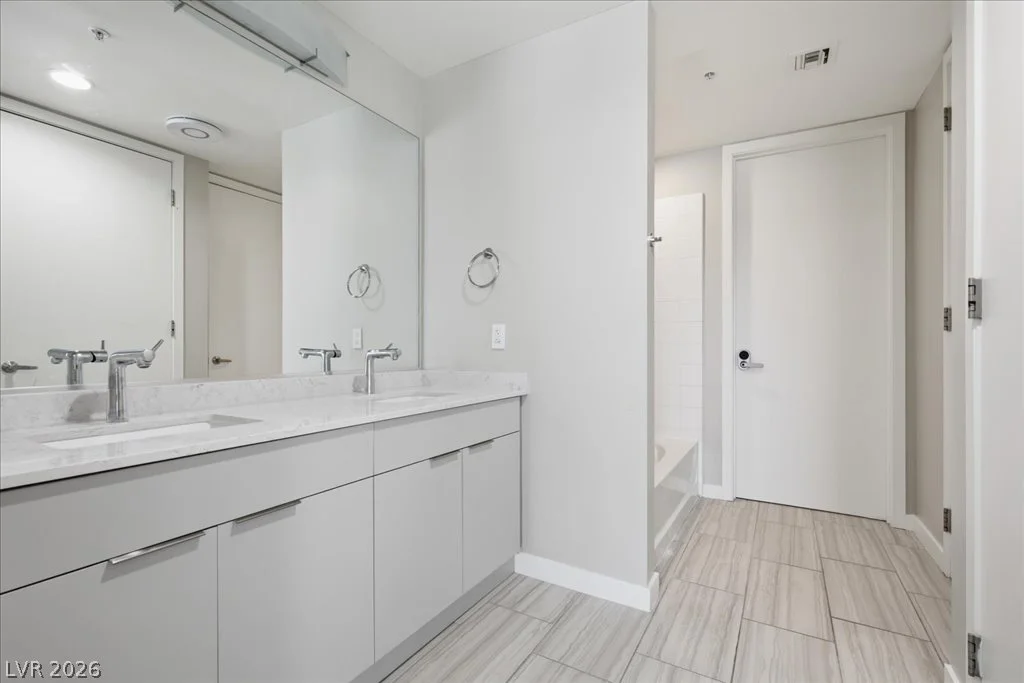 353 Bonneville, Las Vegas, NV 89101