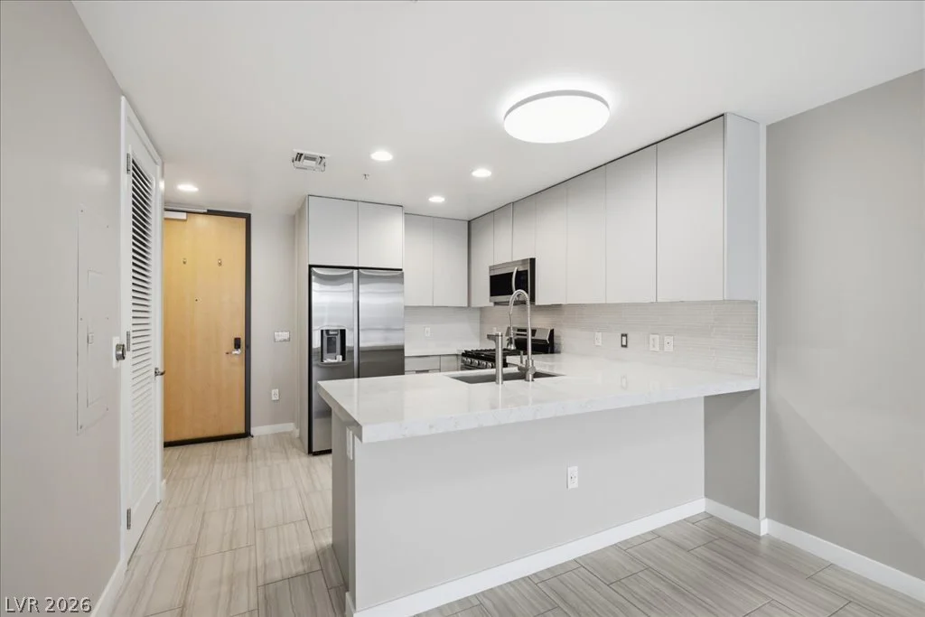 353 Bonneville, Las Vegas, NV 89101