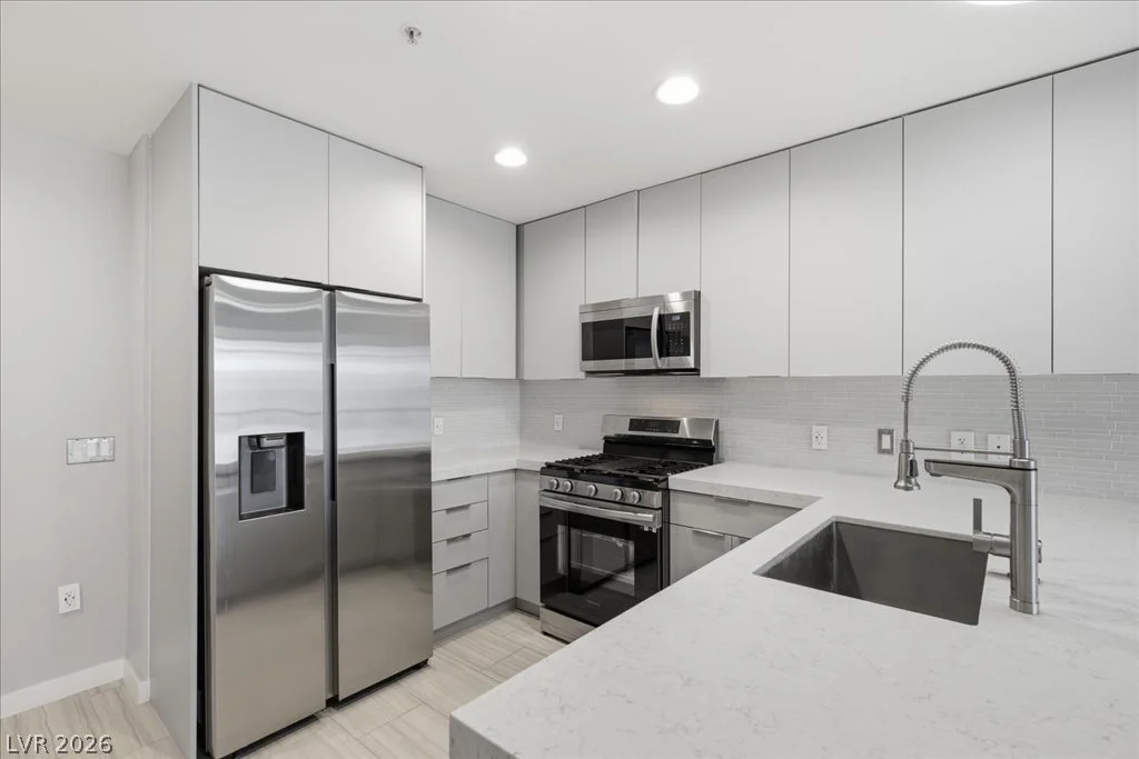 353 Bonneville, Las Vegas, NV 89101