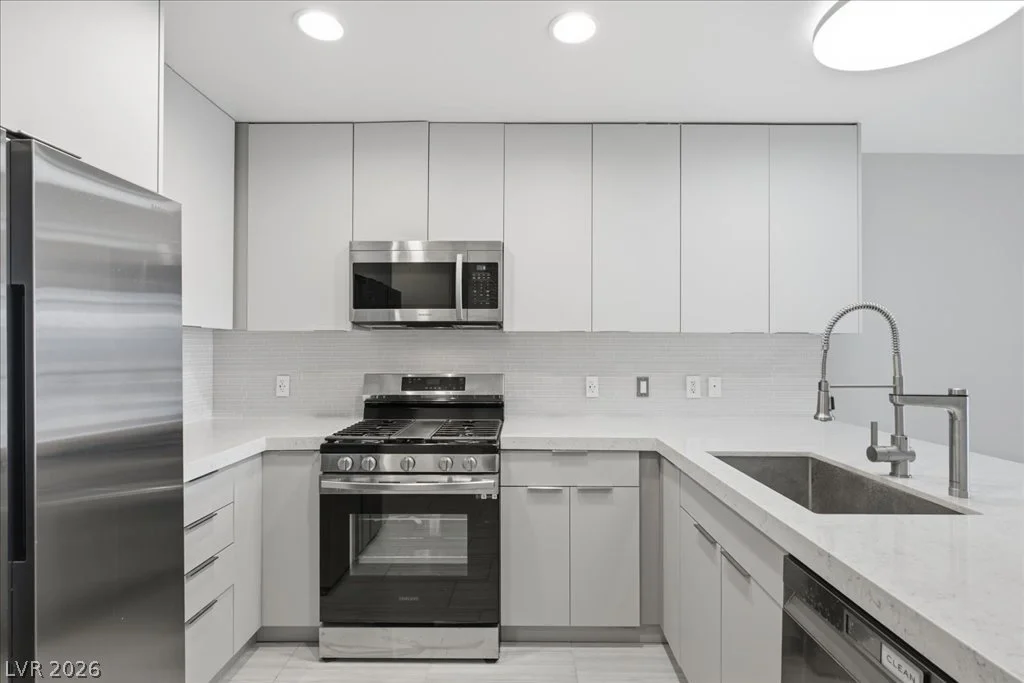 353 Bonneville, Las Vegas, NV 89101