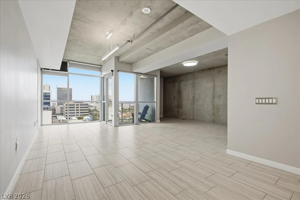 353 Bonneville, Las Vegas, NV 89101