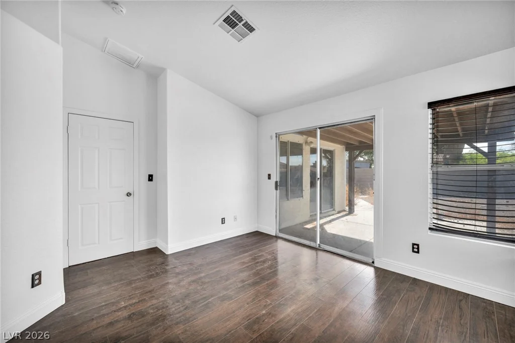 4906 Via Luis, North Las Vegas, NV 89031