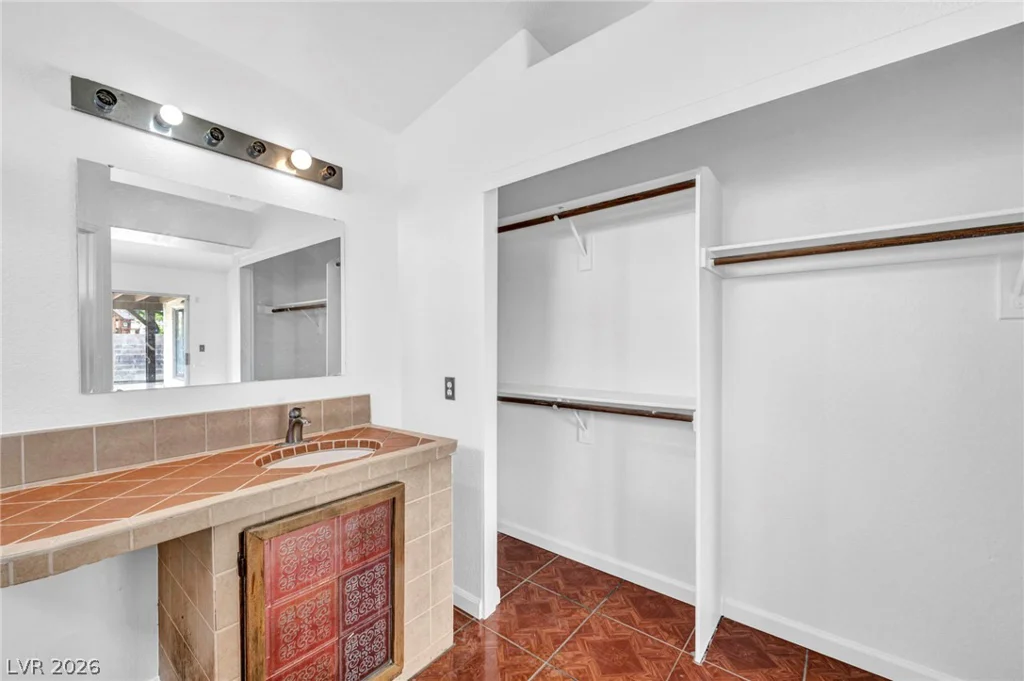 4906 Via Luis, North Las Vegas, NV 89031