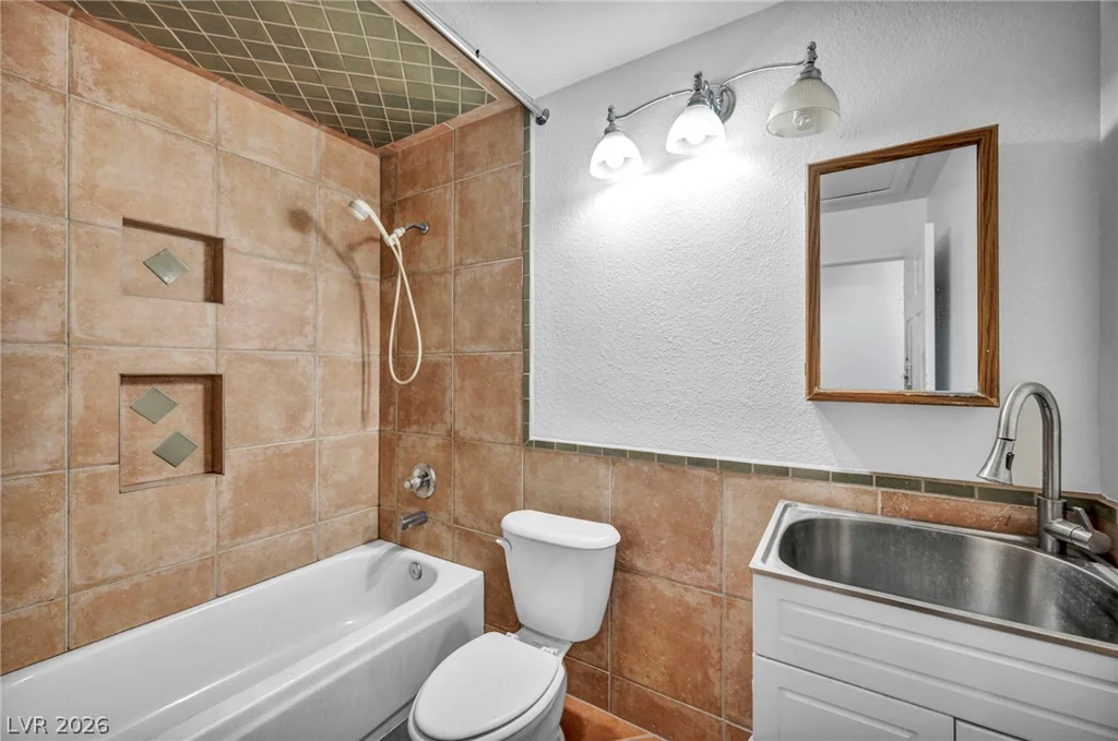4906 Via Luis, North Las Vegas, NV 89031