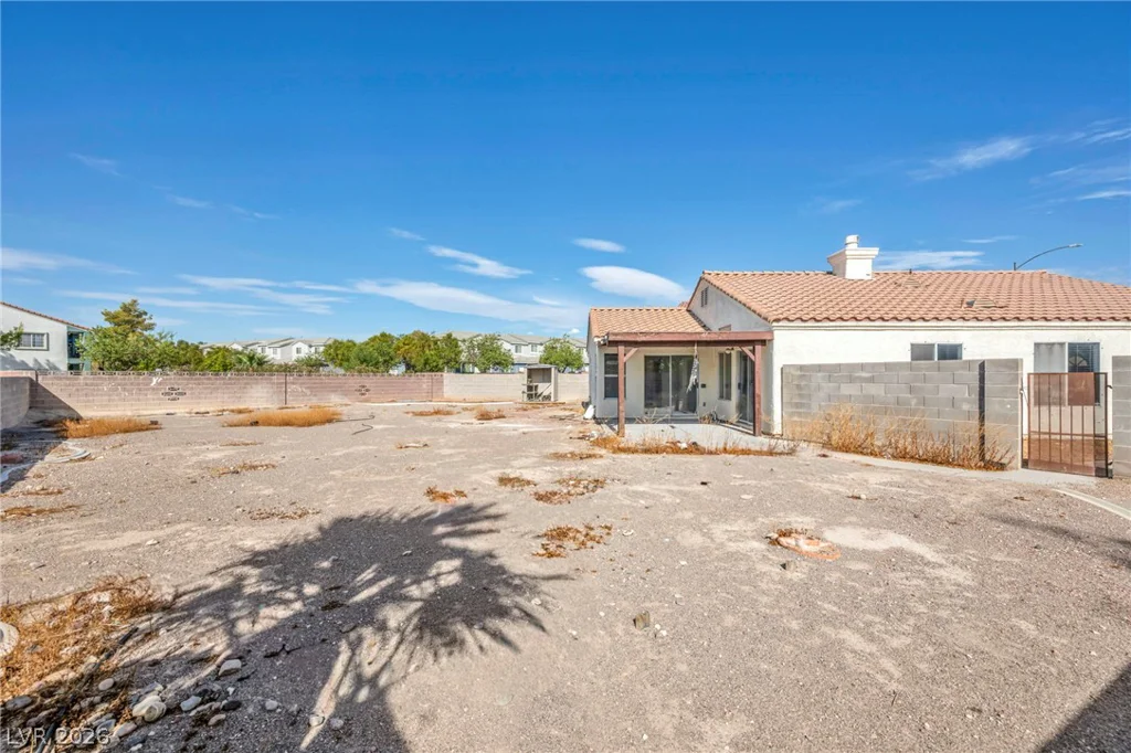 4906 Via Luis, North Las Vegas, NV 89031