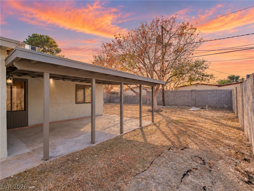 621 Berry, Las Vegas, NV 89107