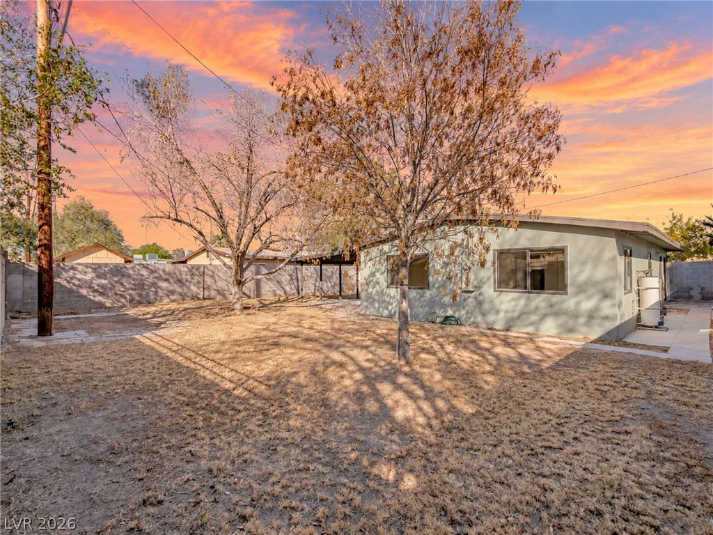 621 Berry, Las Vegas, NV 89107