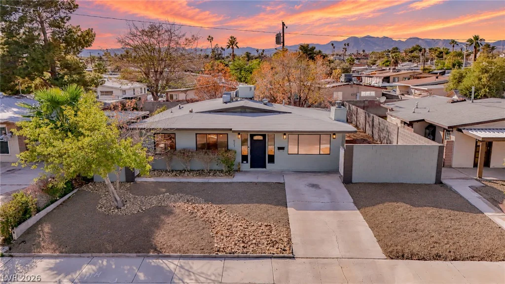 621 Berry, Las Vegas, NV 89107