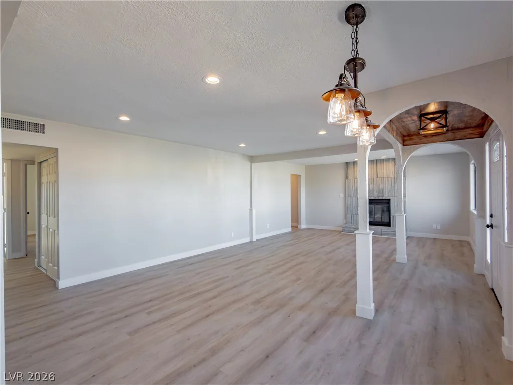 621 Berry, Las Vegas, NV 89107