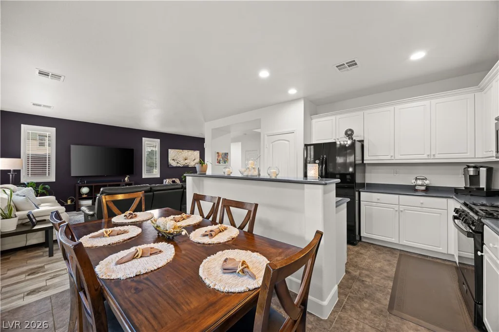 16 Yellow Peak, North Las Vegas, NV 89031