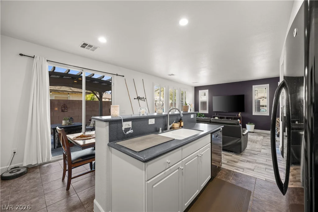 16 Yellow Peak, North Las Vegas, NV 89031