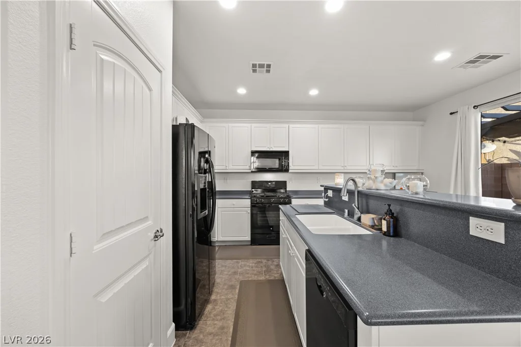 16 Yellow Peak, North Las Vegas, NV 89031