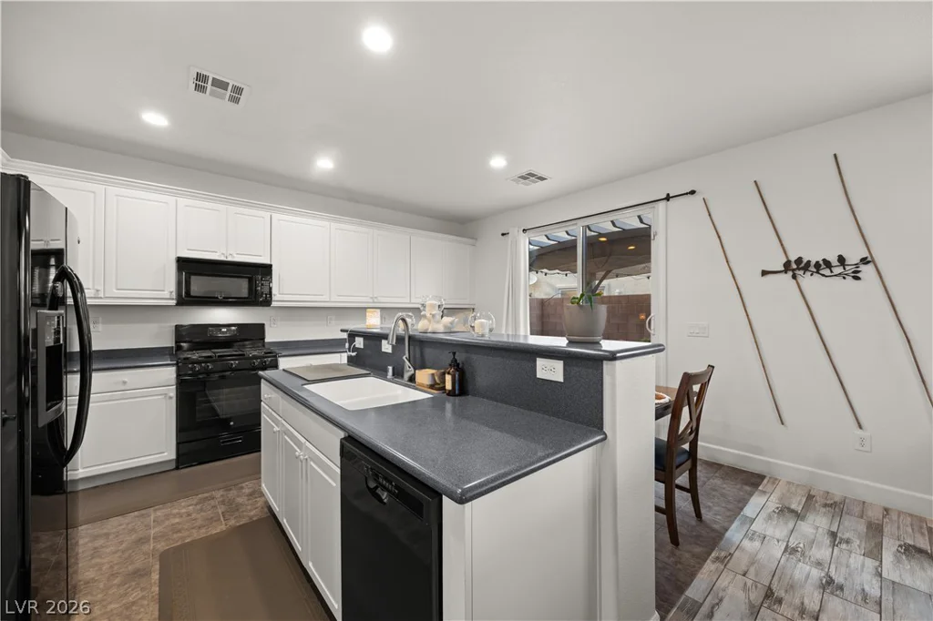 16 Yellow Peak, North Las Vegas, NV 89031