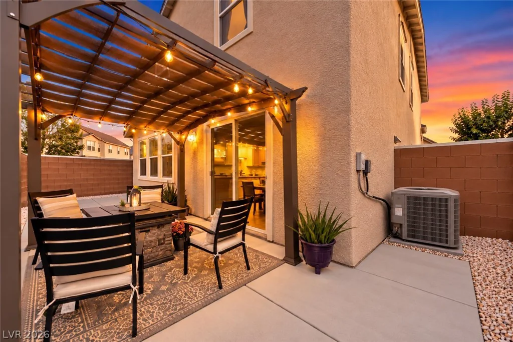 16 Yellow Peak, North Las Vegas, NV 89031