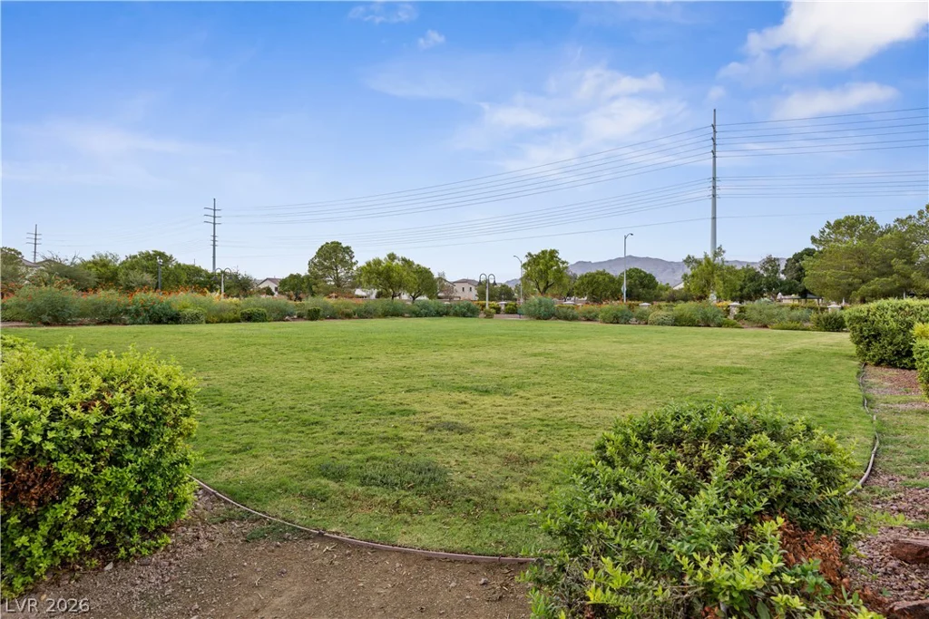 16 Yellow Peak, North Las Vegas, NV 89031