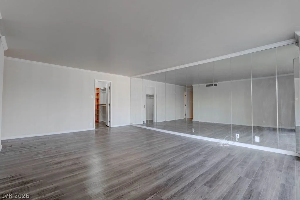 3111 Bel Air, Las Vegas, NV 89109