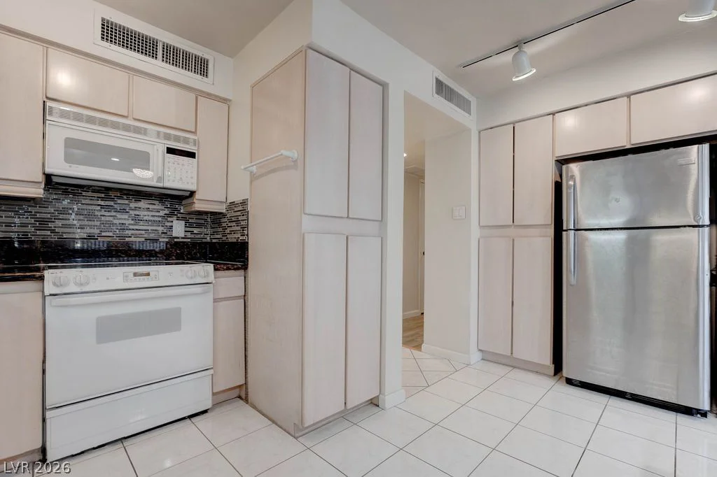 3111 Bel Air, Las Vegas, NV 89109