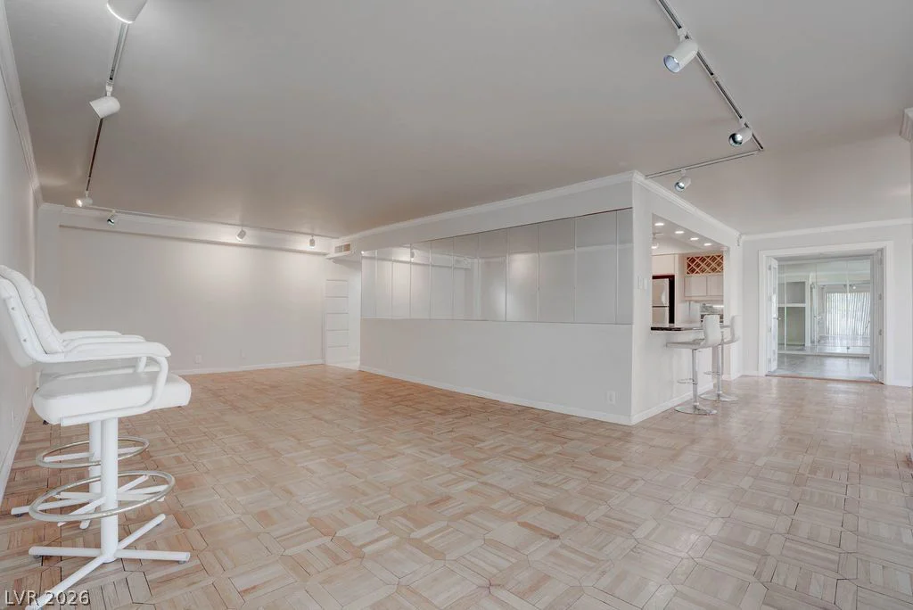 3111 Bel Air, Las Vegas, NV 89109