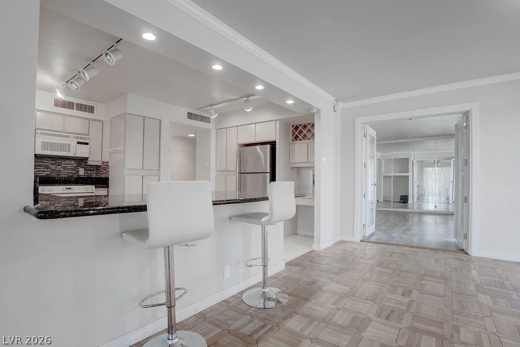 3111 Bel Air, Las Vegas, NV 89109